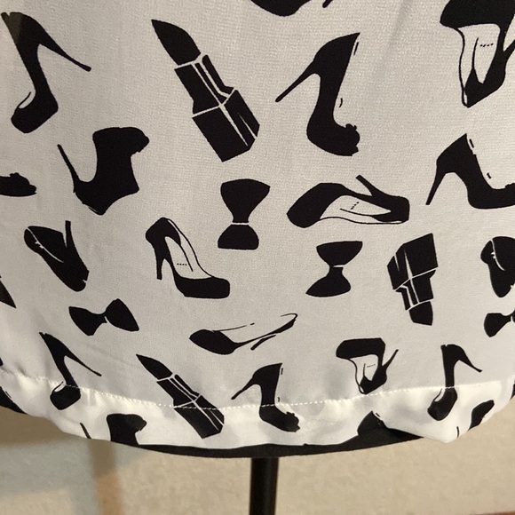 Kardashian Fashion Blouse - Picture 4 of 6